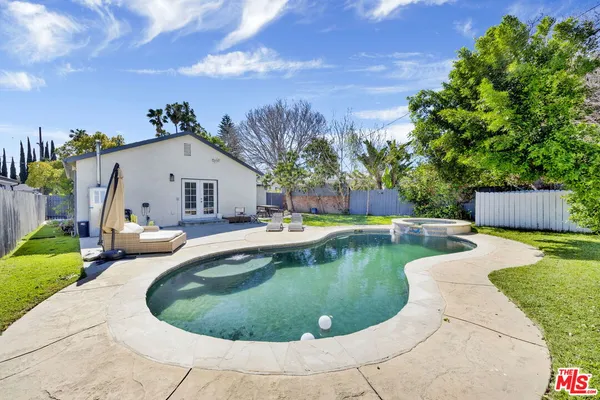 $899,000 | 15513 Cohasset Street, Van Nuys, CA 91406