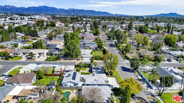 $899,000 | 15513 Cohasset Street, Van Nuys, CA 91406