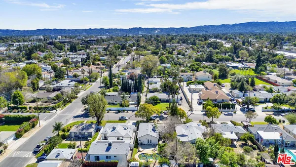$899,000 | 15513 Cohasset Street, Van Nuys, CA 91406