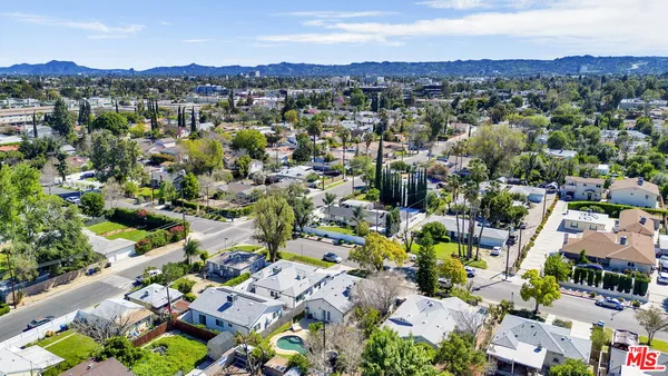 $899,000 | 15513 Cohasset Street, Van Nuys, CA 91406