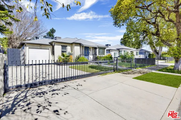 $899,000 | 15513 Cohasset Street, Van Nuys, CA 91406