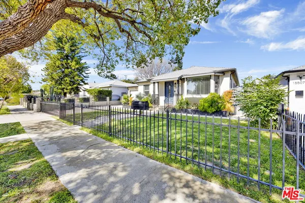 $899,000 | 15513 Cohasset Street, Van Nuys, CA 91406
