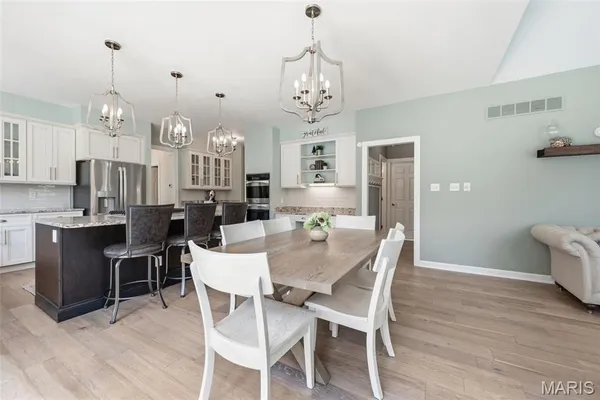 $1,350,000 | 14812 Brook Hill Drive, Chesterfield, MO 63017