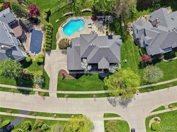 $1,350,000 | 14812 Brook Hill Drive, Chesterfield, MO 63017