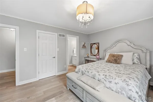 $1,350,000 | 14812 Brook Hill Drive, Chesterfield, MO 63017