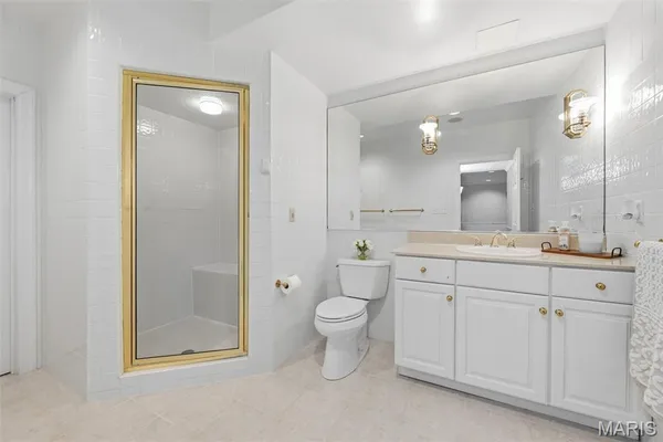 $1,350,000 | 14812 Brook Hill Drive, Chesterfield, MO 63017