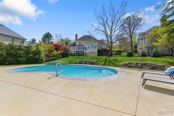 $1,350,000 | 14812 Brook Hill Drive, Chesterfield, MO 63017