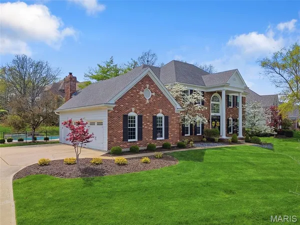 $1,350,000 | 14812 Brook Hill Drive, Chesterfield, MO 63017