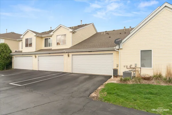 $249,900 | 649 Lincoln Station Drive, Unit 1302, Oswego, IL 60543