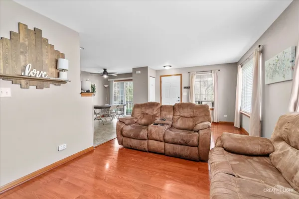 $249,900 | 649 Lincoln Station Drive, Unit 1302, Oswego, IL 60543