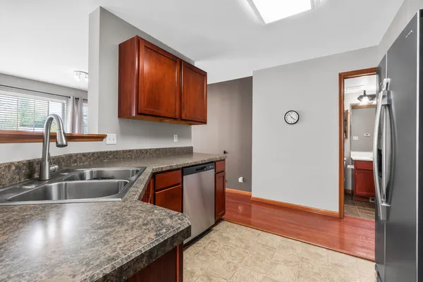 $249,900 | 649 Lincoln Station Drive, Unit 1302, Oswego, IL 60543