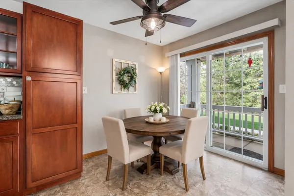 $249,900 | 649 Lincoln Station Drive, Unit 1302, Oswego, IL 60543