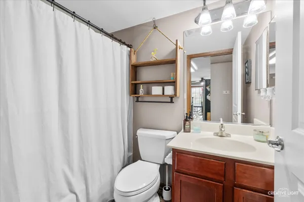 $249,900 | 649 Lincoln Station Drive, Unit 1302, Oswego, IL 60543