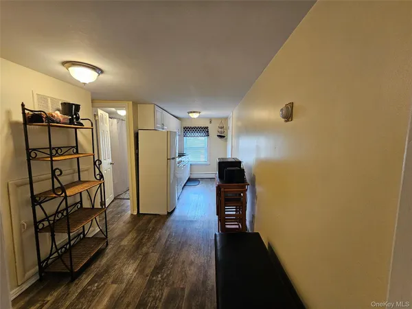 $1,200 | 49 Beacon Street, Unit UPPER APARTMENT, Beacon, NY 12508