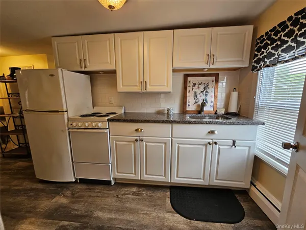$1,200 | 49 Beacon Street, Unit UPPER APARTMENT, Beacon, NY 12508