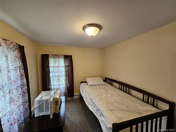 $1,200 | 49 Beacon Street, Unit UPPER APARTMENT, Beacon, NY 12508