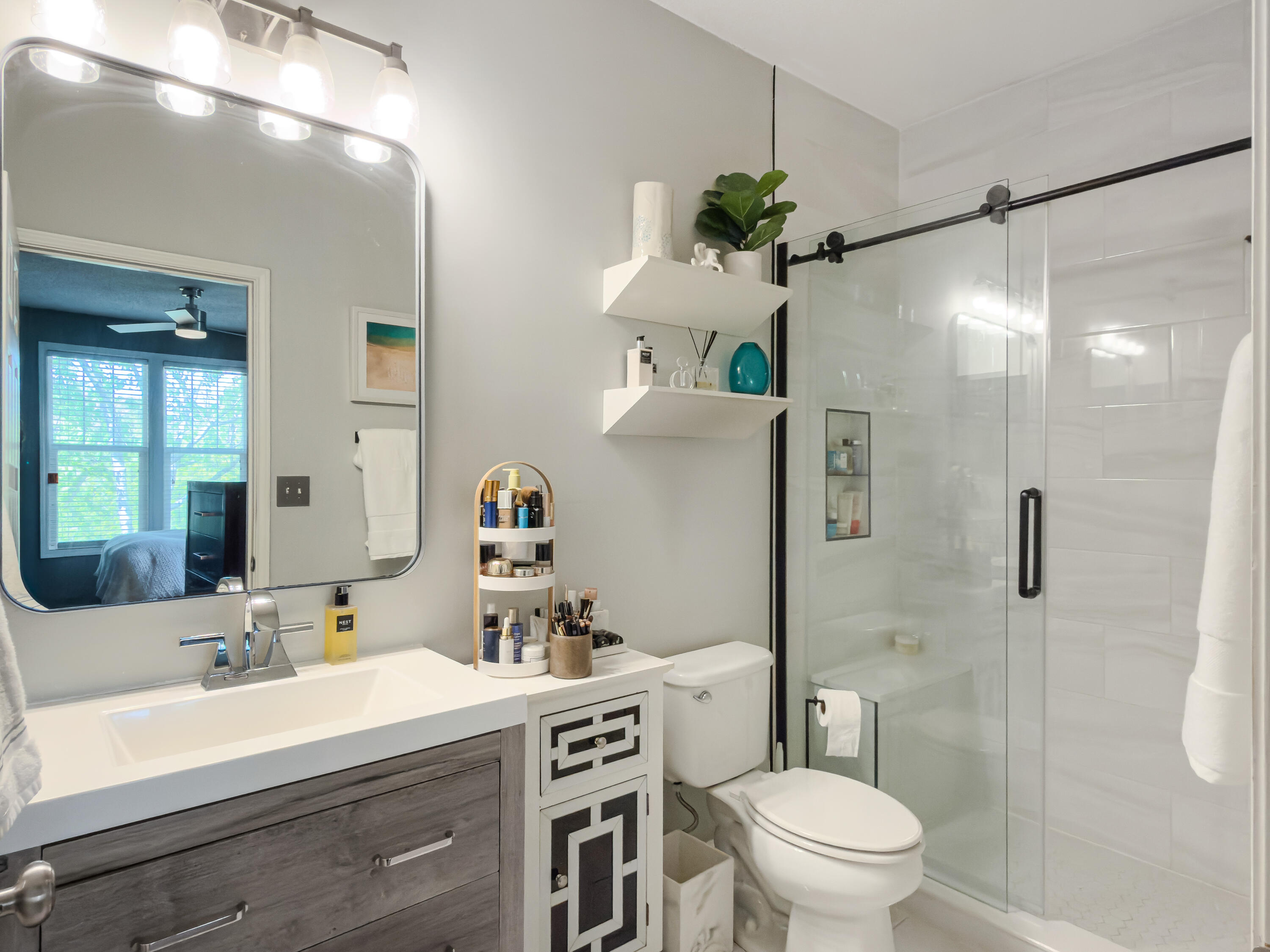 2432 Chatelain Way Mount Pleasant, SC 29464 - Photo 8 of 29 Photo Mar 30 2026, 2 56 47 PM