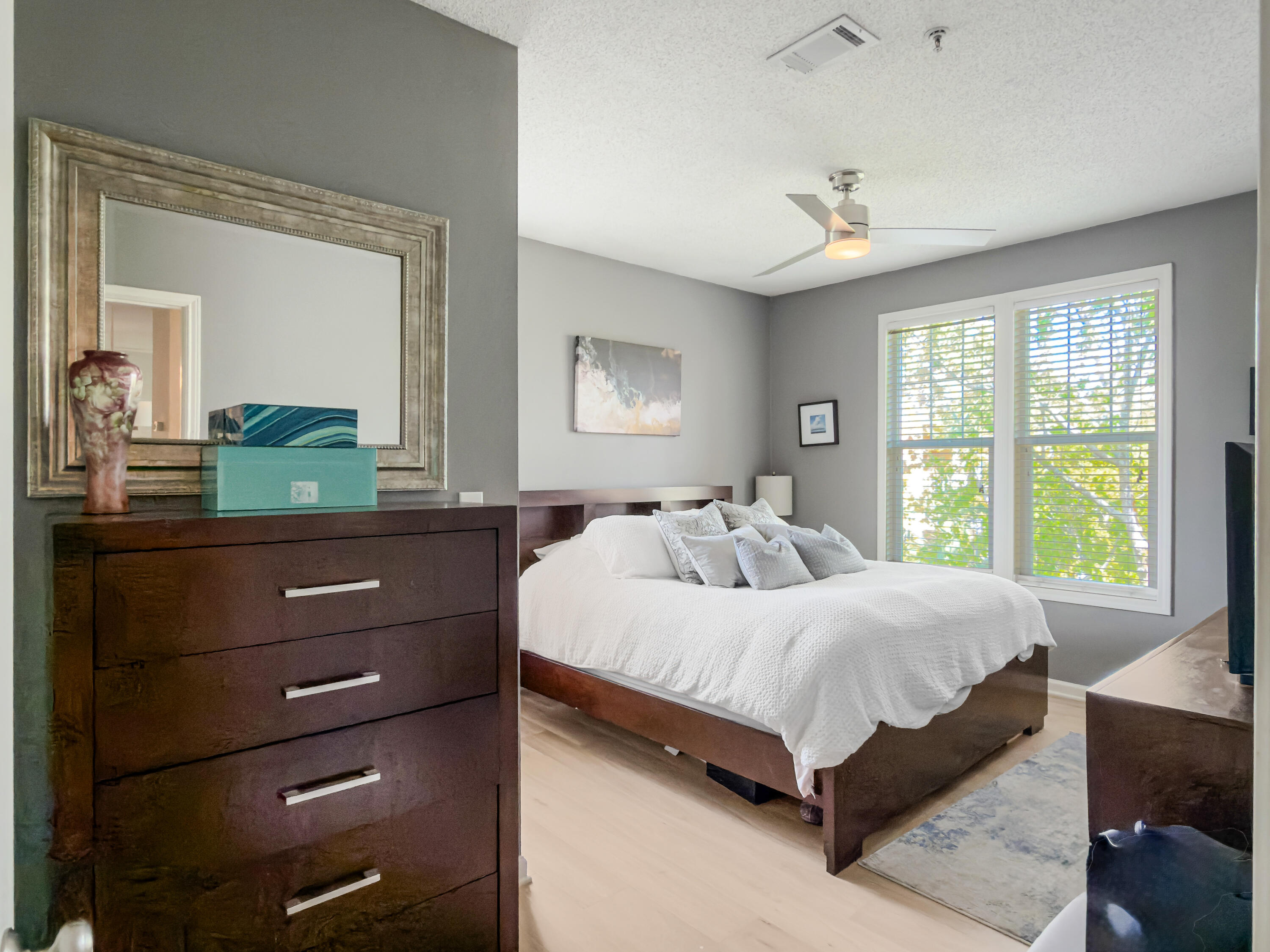 2432 Chatelain Way Mount Pleasant, SC 29464 - Photo 9 of 29 Photo Mar 30 2026, 2 57 49 PM