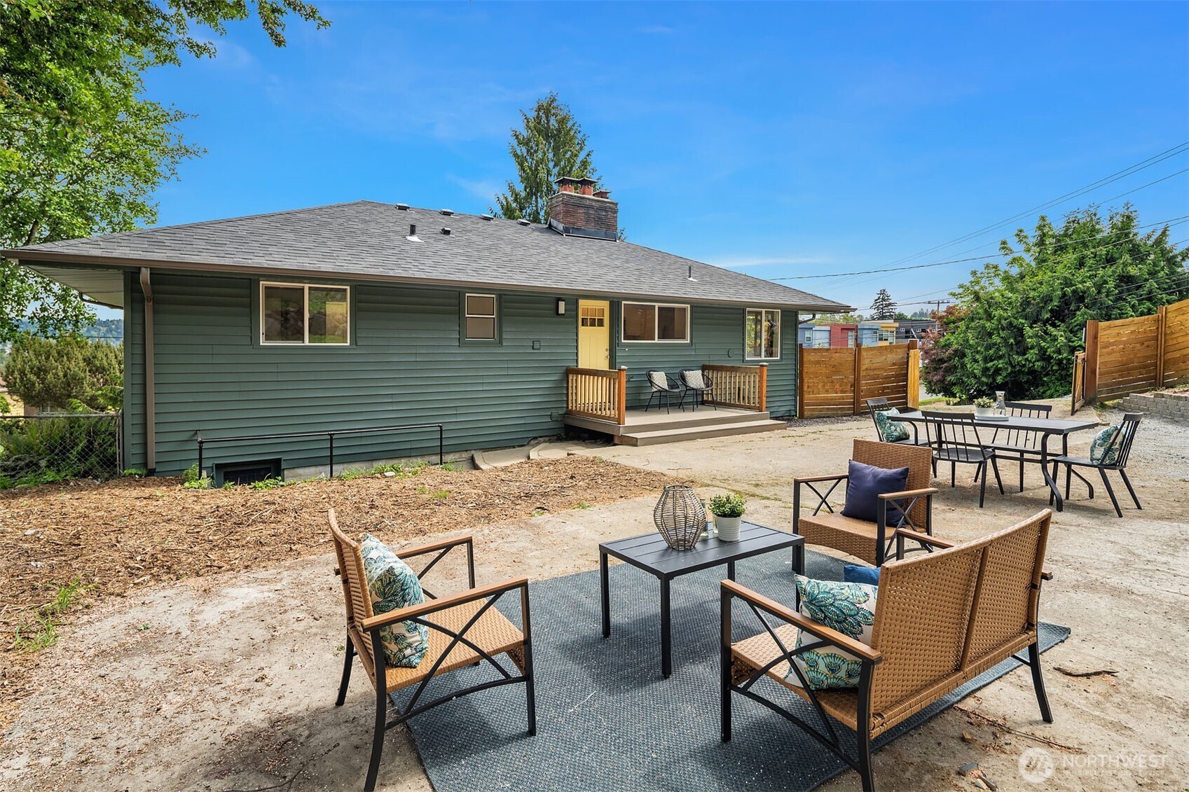 9275 Renton Avenue South Seattle, WA 98118 - Photo 3 of 34