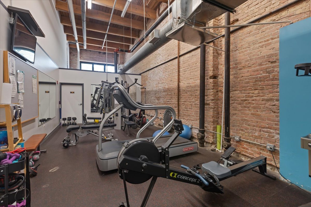 1632 South Indiana Avenue, Unit 403 Chicago, IL 60616 - Photo 22 of 23 a view of a room with gym equipment