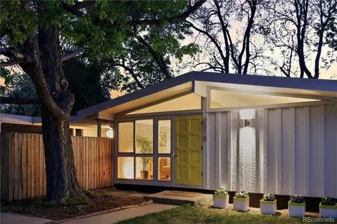 a view of a back yard of the house