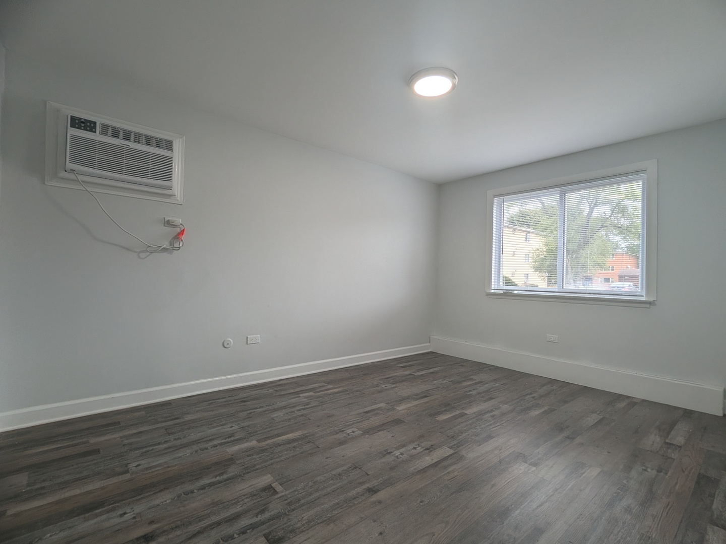 287 8th Street Wheeling, IL 60090 - Photo 11 of 26 Gallery Image 11