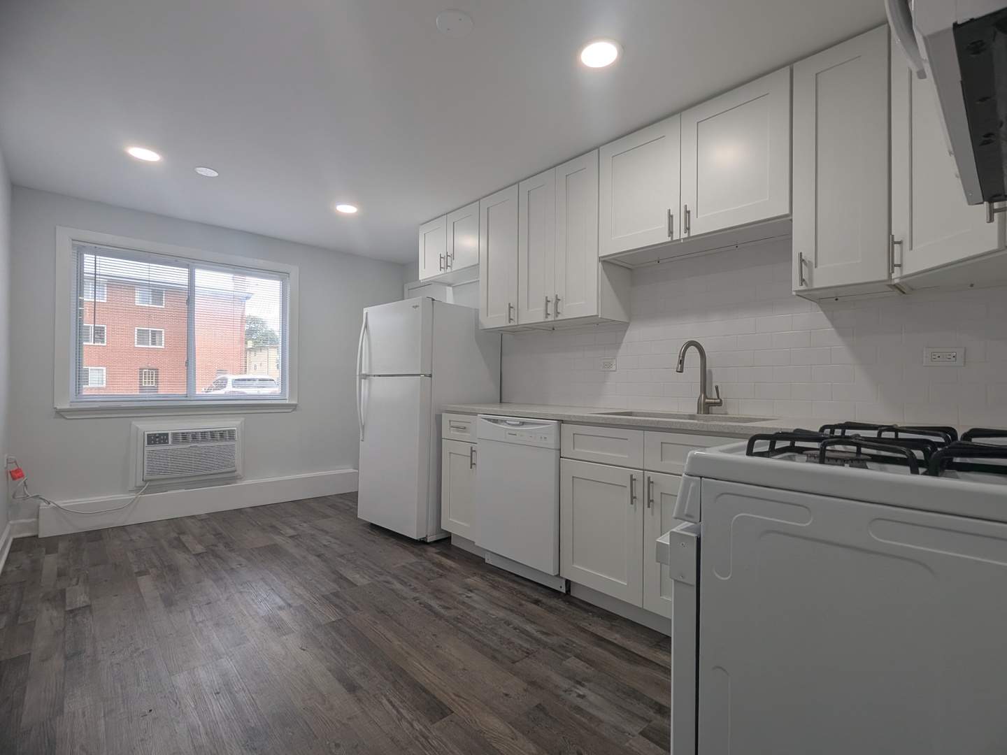 287 8th Street Wheeling, IL 60090 - Photo 7 of 26 Gallery Image 7