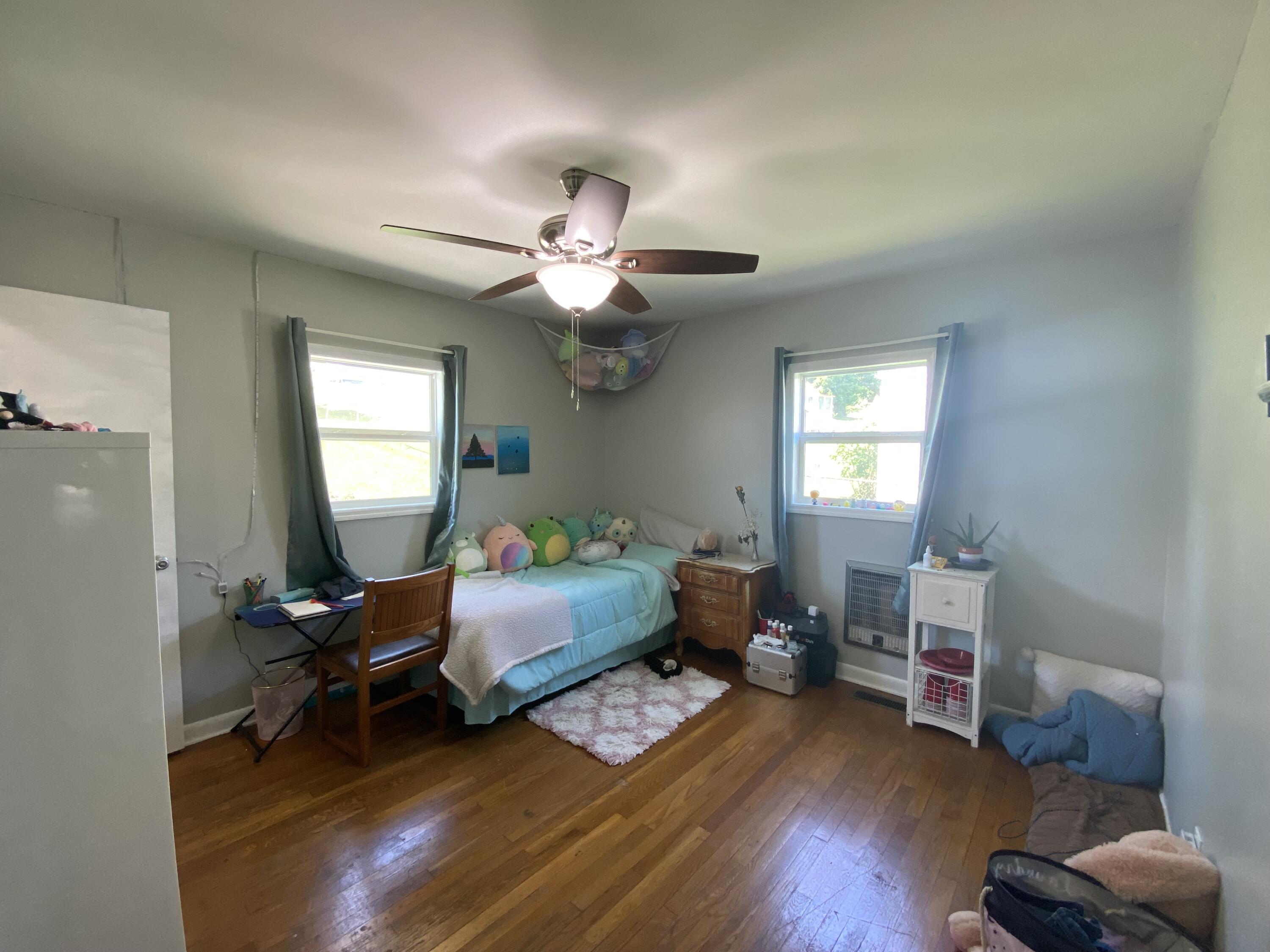 1701 Siam Road Elizabethton, TN 37643 - Photo 15 of 23 15 - Bedroom 2 of 3