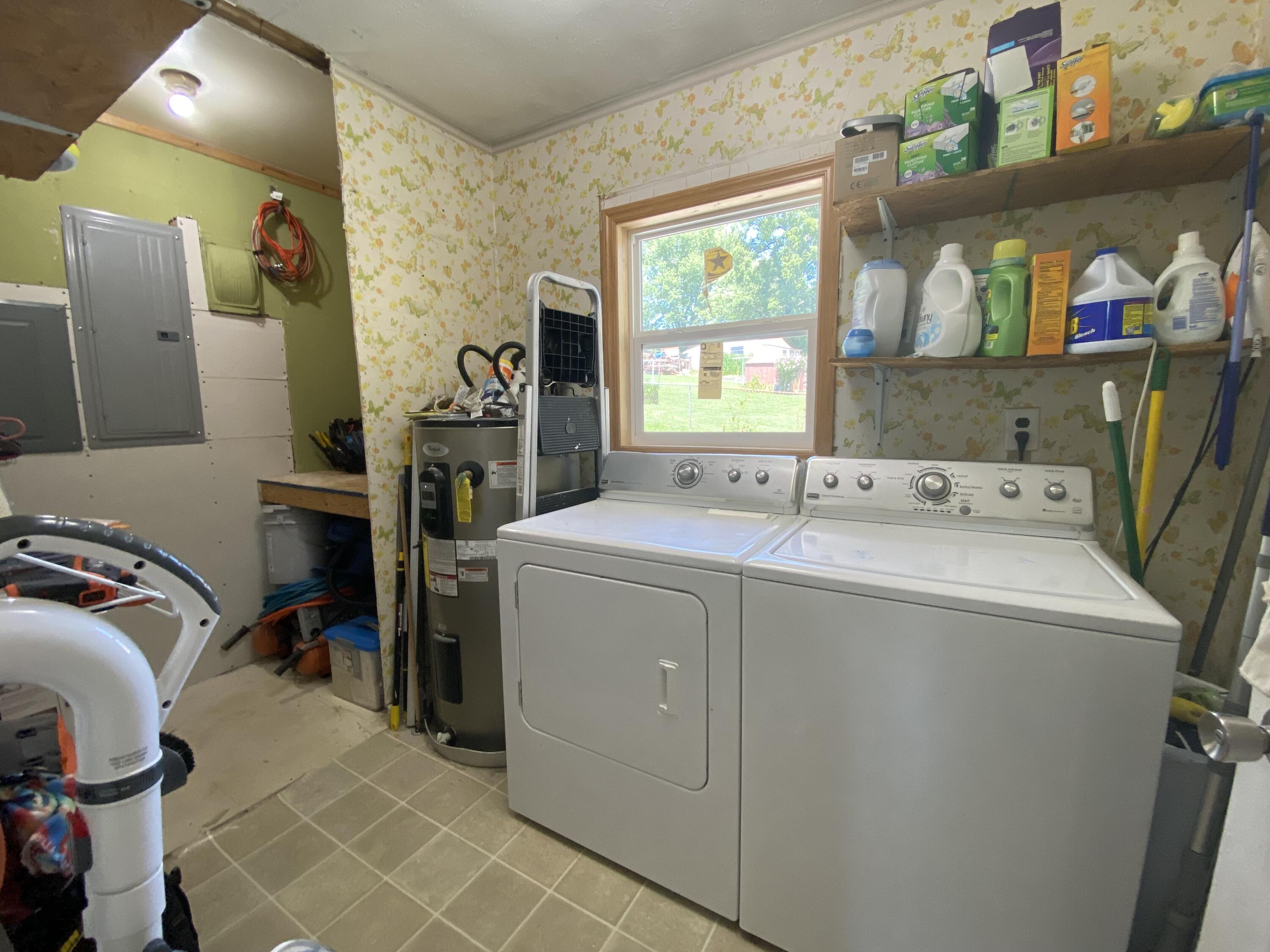 1701 Siam Road Elizabethton, TN 37643 - Photo 19 of 23 19 - Laundry and Storage