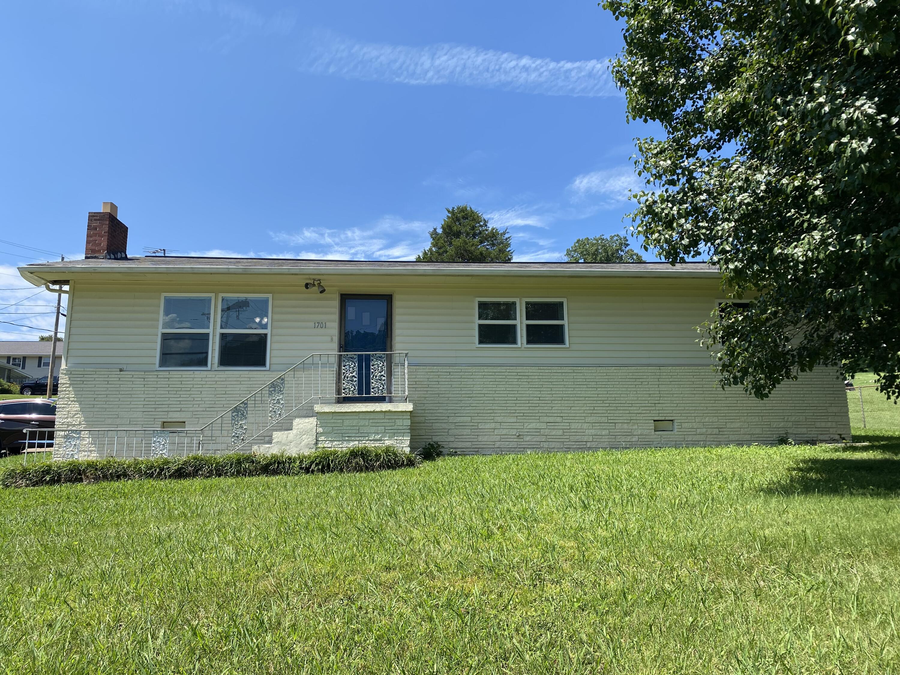 1701 Siam Road Elizabethton, TN 37643 - Photo 2 of 23 2 - Front Exterior