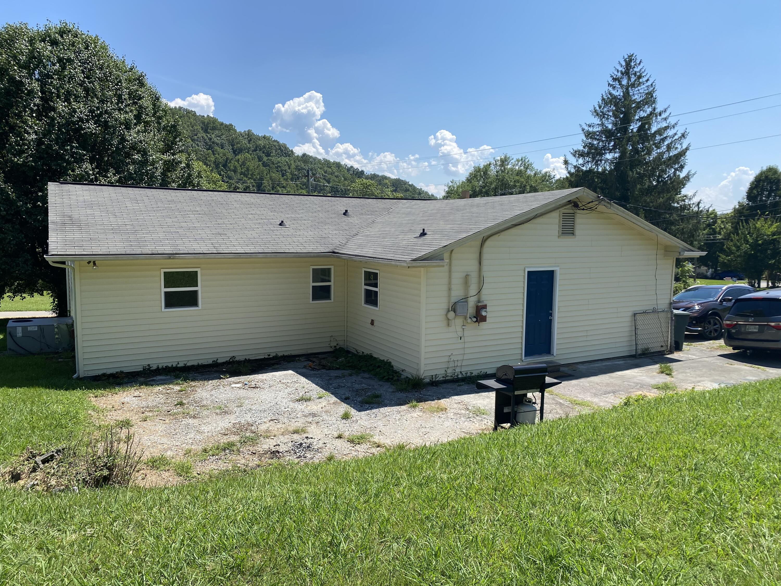 1701 Siam Road Elizabethton, TN 37643 - Photo 22 of 23 22 - Rear Exterior