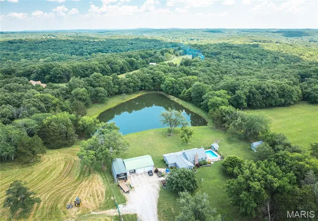 $1,250,000 | 5300 Scanlon Drive, De Soto, MO 63020