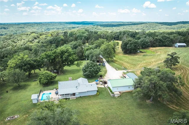 $1,250,000 | 5300 Scanlon Drive, De Soto, MO 63020