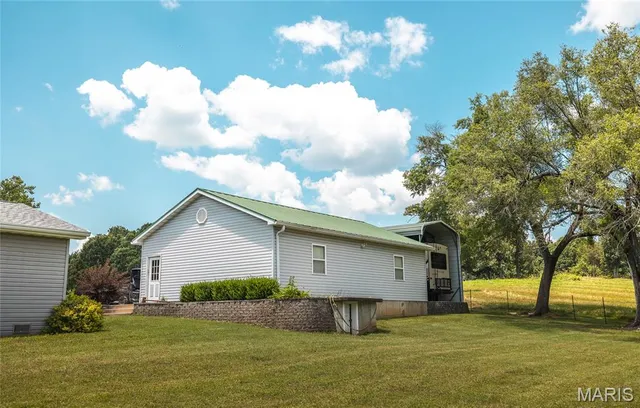 $1,250,000 | 5300 Scanlon Drive, De Soto, MO 63020