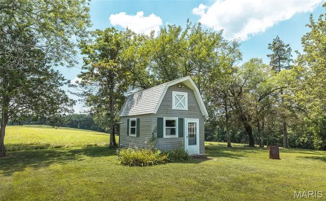 $1,250,000 | 5300 Scanlon Drive, De Soto, MO 63020