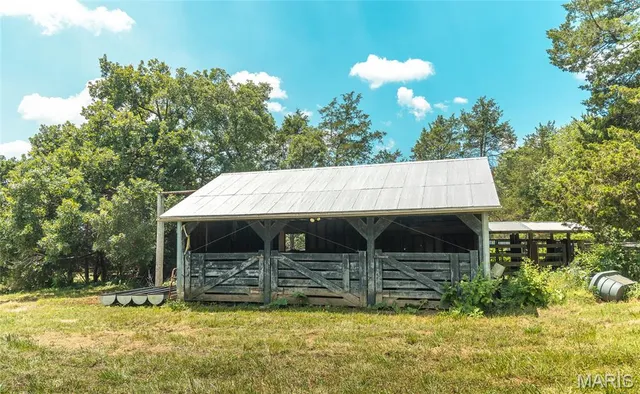 $1,250,000 | 5300 Scanlon Drive, De Soto, MO 63020