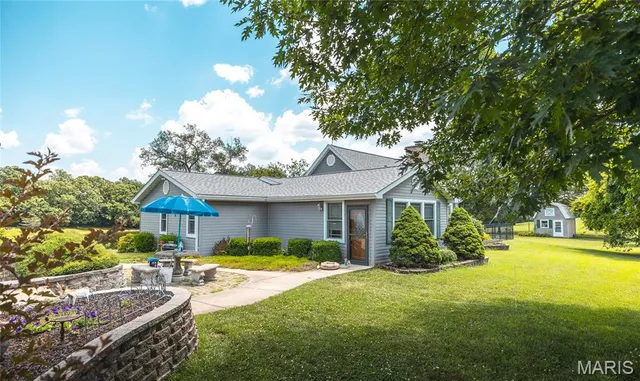 $1,250,000 | 5300 Scanlon Drive, De Soto, MO 63020