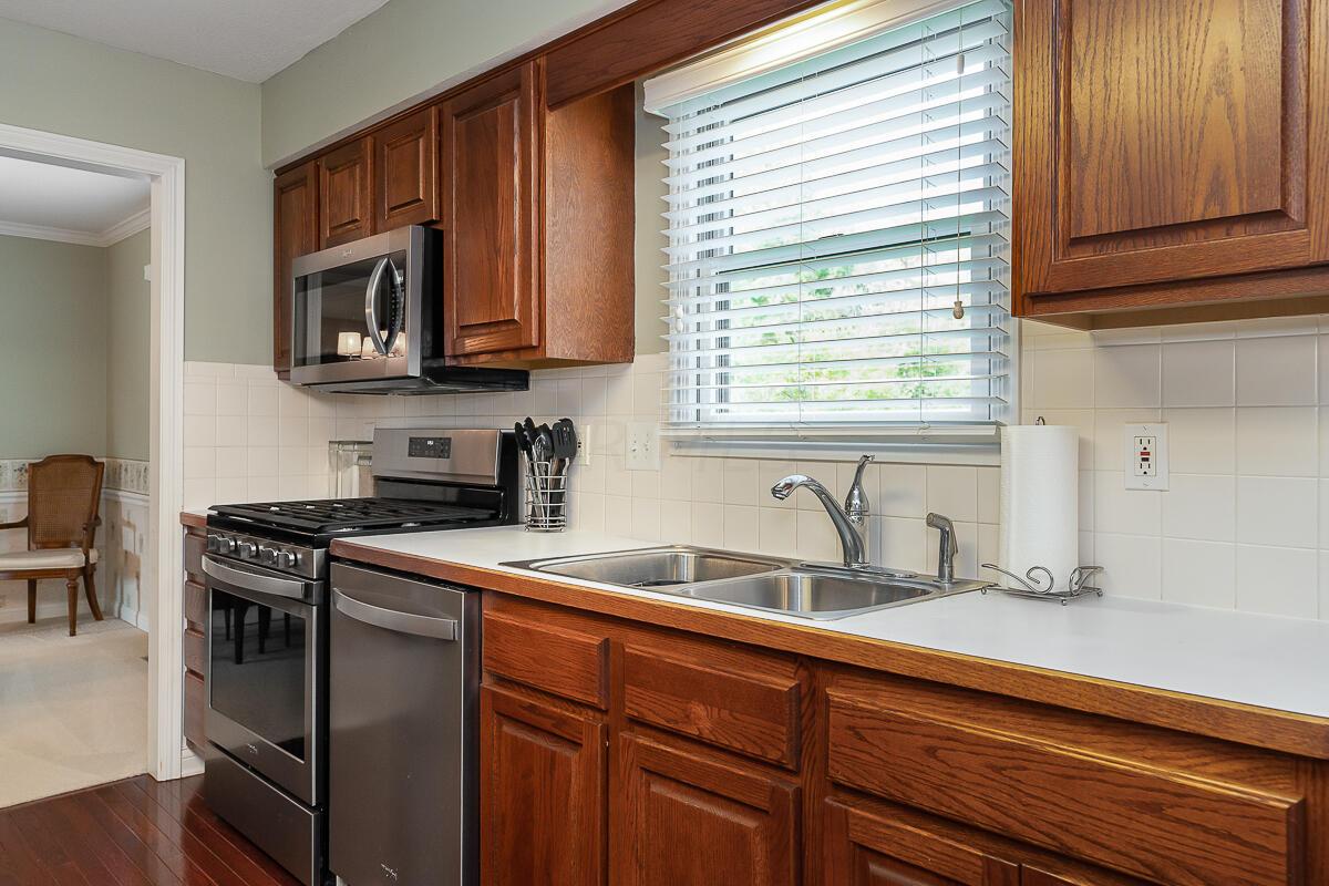 5576 Longrifle Road Westerville, OH 43081 - Photo 9 of 27 Kitchen
