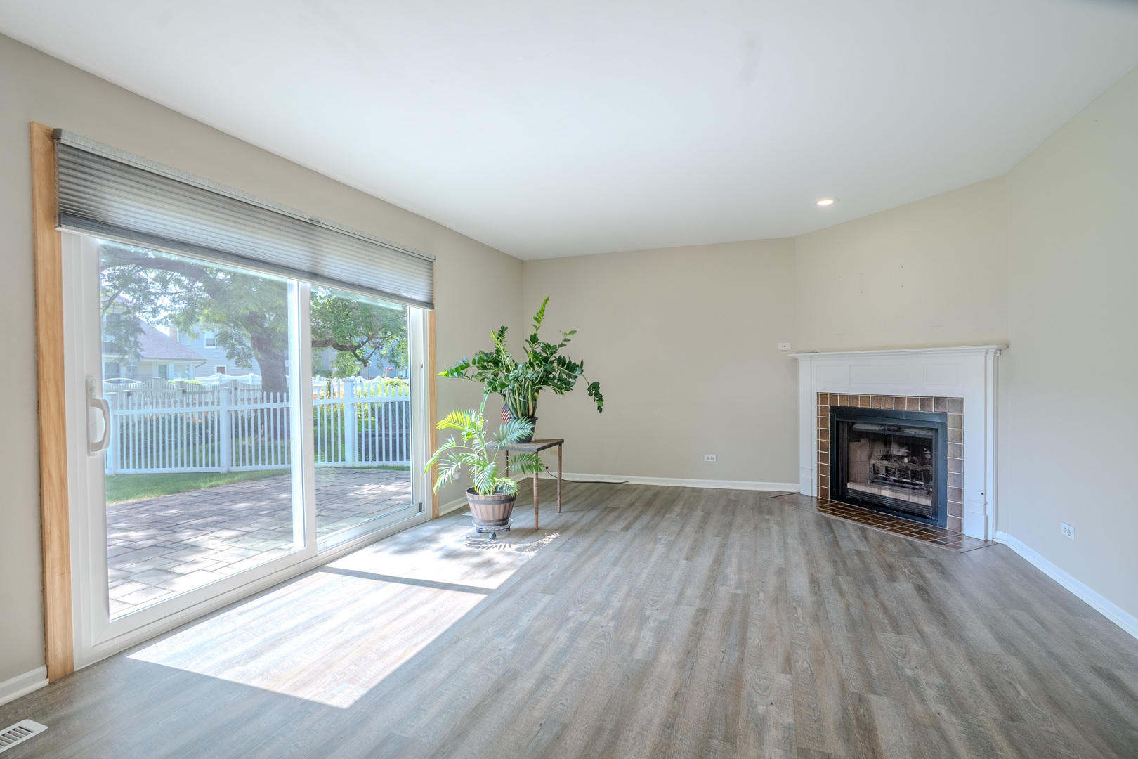 943 Shady Tree Lane Wheeling, IL 60090 - Photo 7 of 41