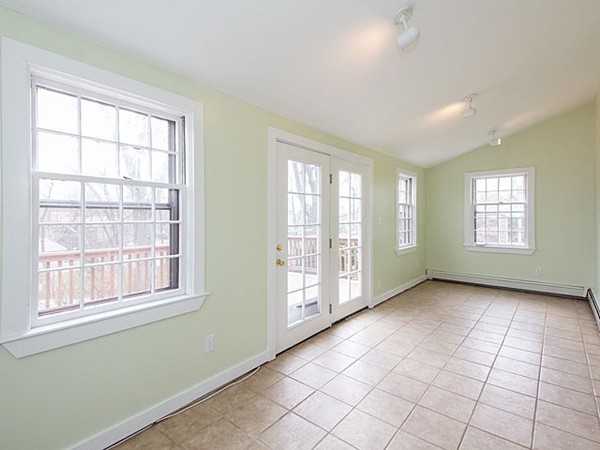 122 Roundwood Road Newton, MA 02464 - Photo 9 of 22 Gallery Image 9