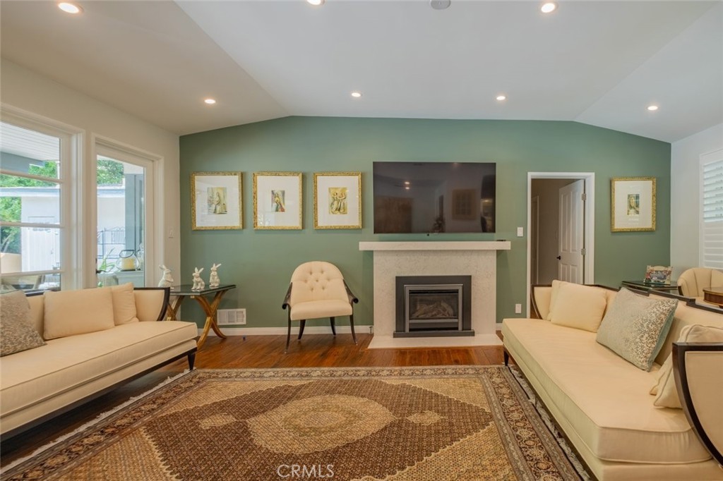 1435 Valane Drive Glendale, CA 91208 - Photo 13 of 45