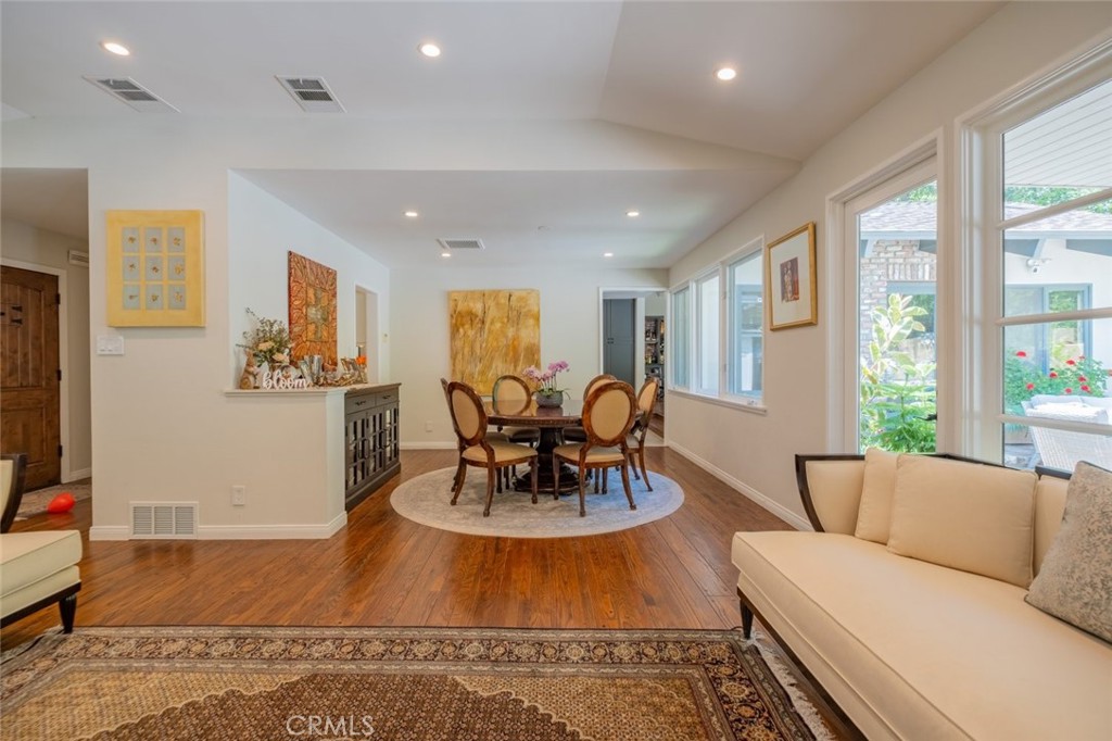 1435 Valane Drive Glendale, CA 91208 - Photo 15 of 45