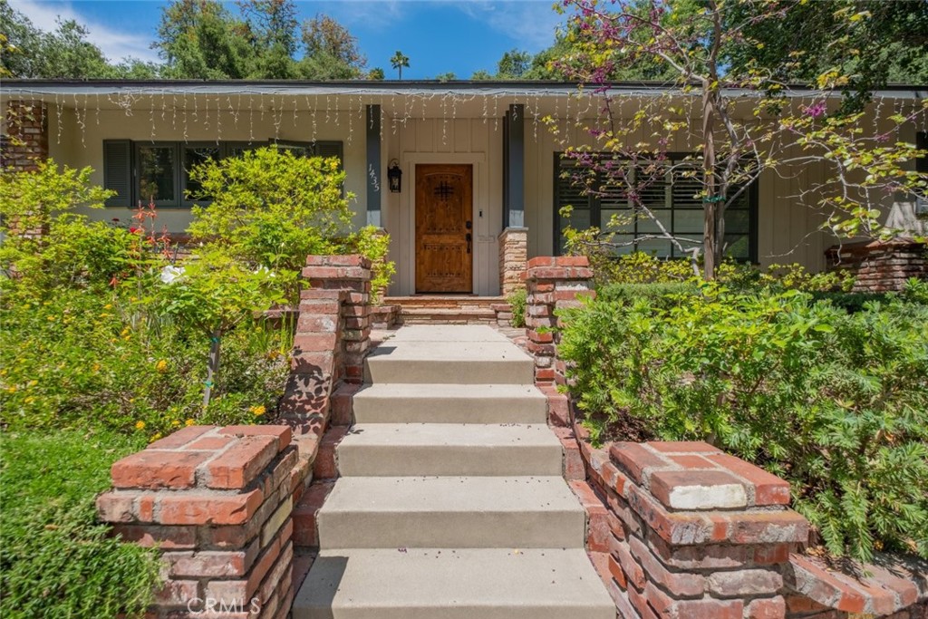 1435 Valane Drive Glendale, CA 91208 - Photo 2 of 45