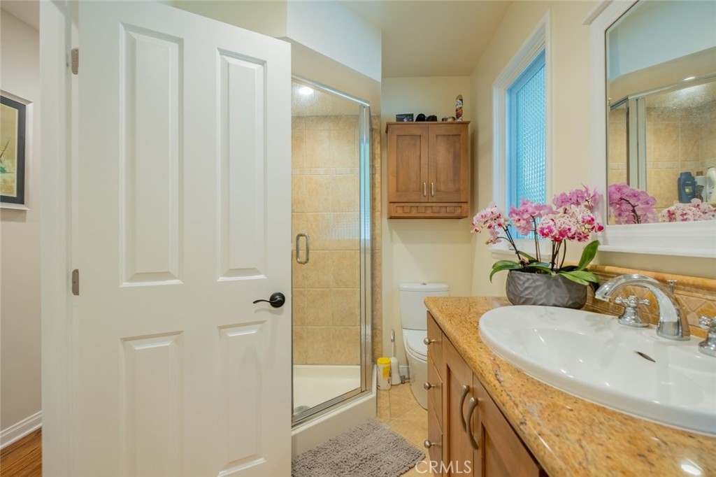 1435 Valane Drive Glendale, CA 91208 - Photo 22 of 45