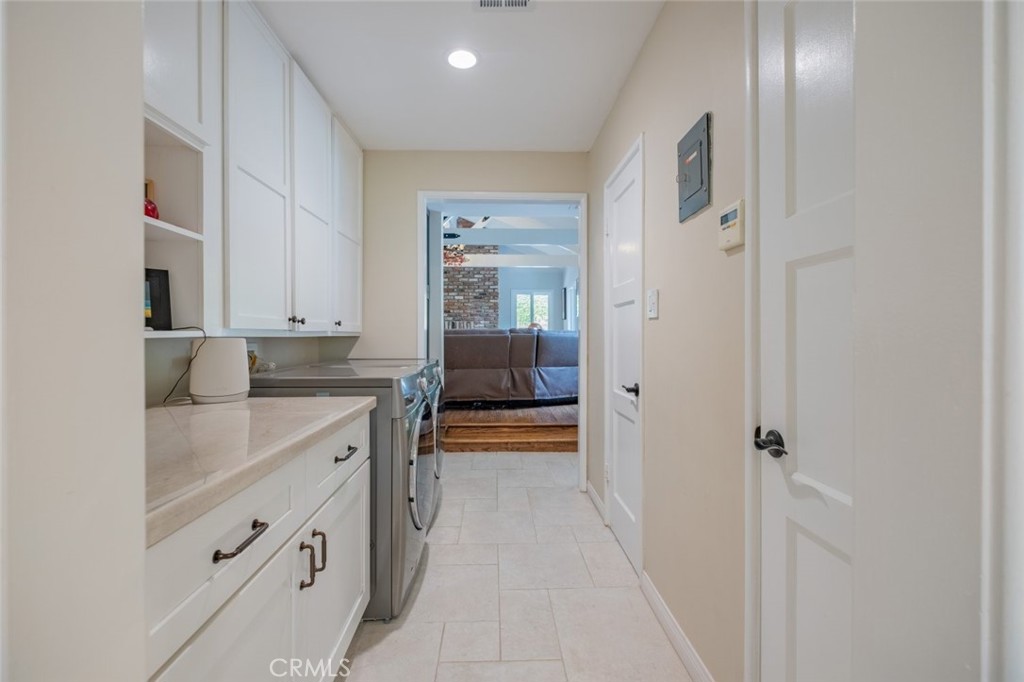 1435 Valane Drive Glendale, CA 91208 - Photo 36 of 45