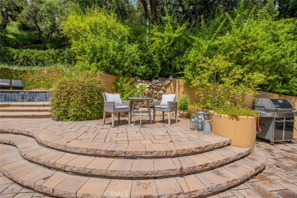 1435 Valane Drive Glendale, CA 91208 - Photo 10 of 45