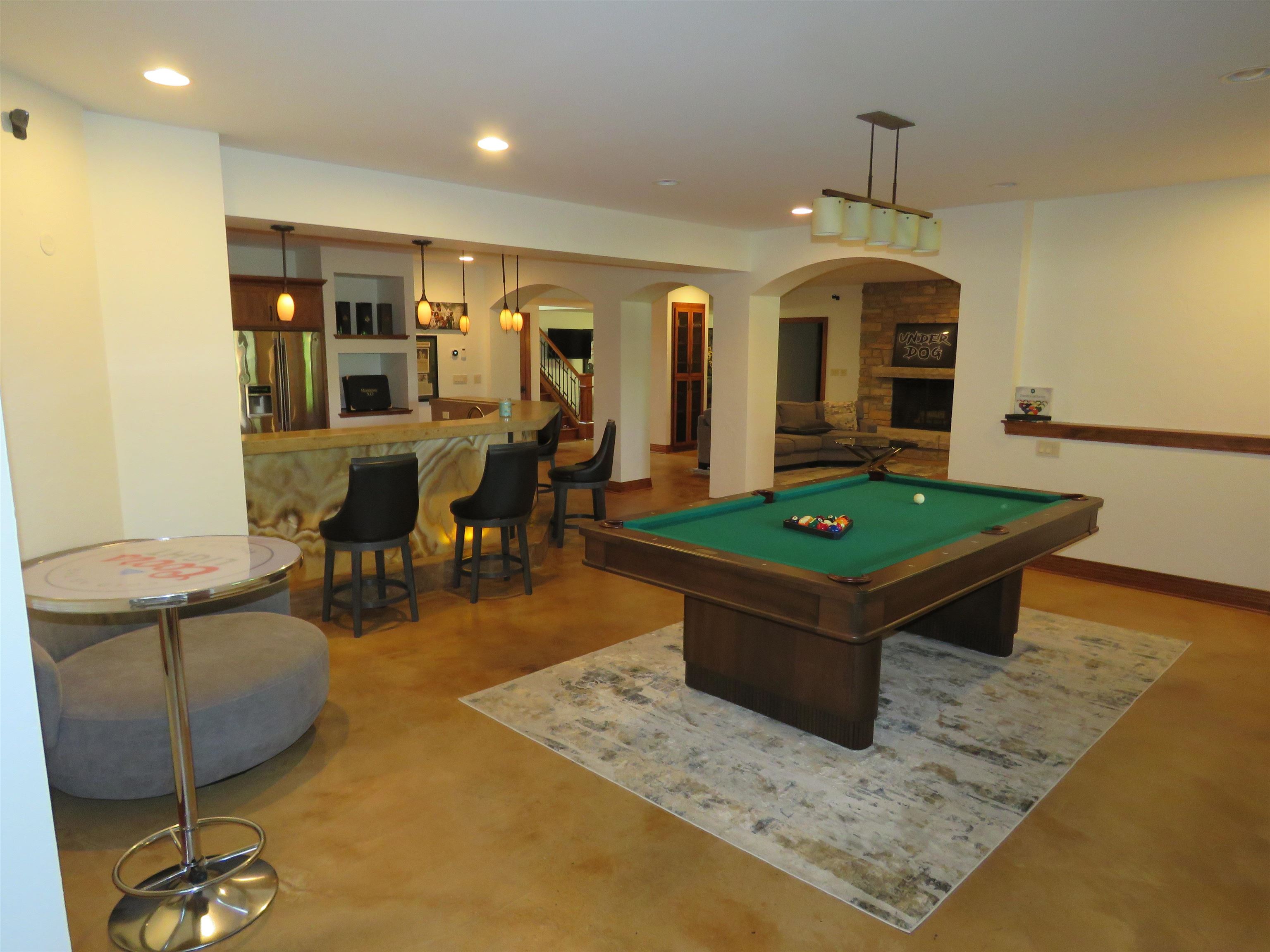 9090 North Range Line Road River Hills, WI 53217 - Photo 9 of 46 Gallery Image 9