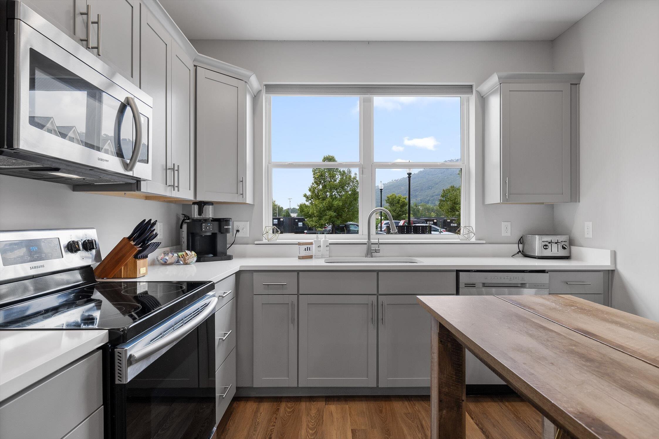 1413 Stockyard Place Chattanooga, TN 37408 - Photo 12 of 50 1413 Stockyard Place