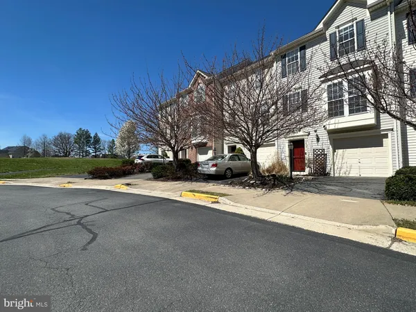 $3,100 | 25274 Gothic Square, Chantilly, VA 20152