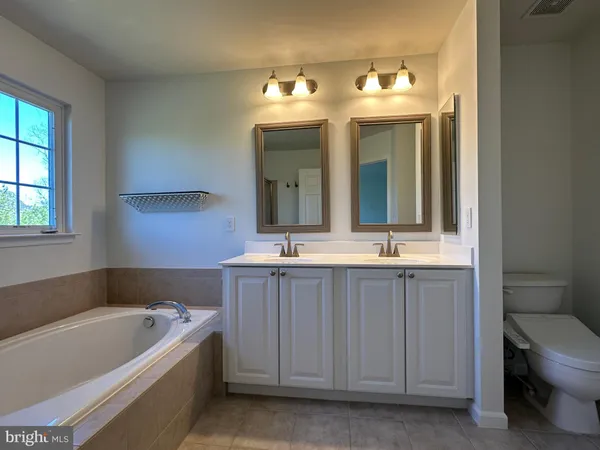 $3,100 | 25274 Gothic Square, Chantilly, VA 20152